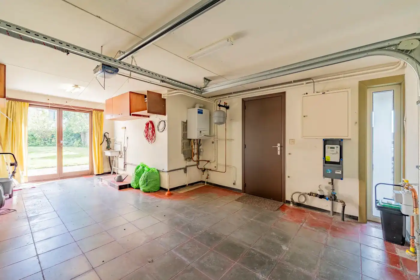 Instapklare gezinswoning met 3 slaapkamers, inpandige garage en zuidgerichte tuin foto 13