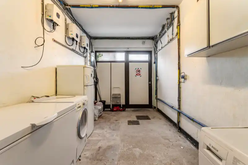 Ruime gezinswoning met 7 slaapkamers foto 13