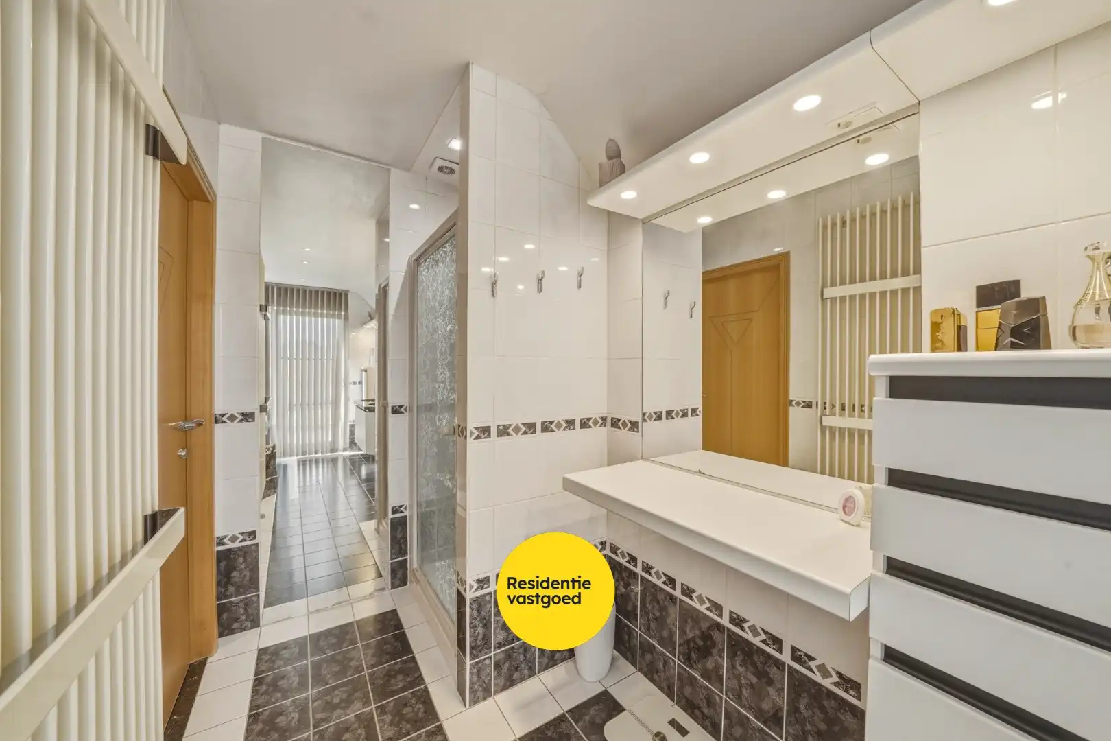 Ruime alleenstaande woning nabij zee en strand! foto 28