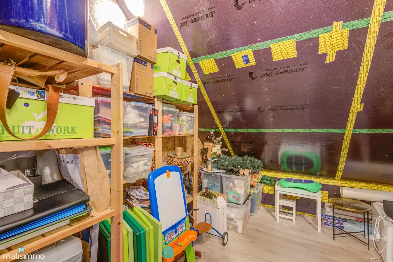 SUPER ENERGIEZUINIGE EENGEZINSWONING (A+ ENERGIELABEL) MET 4 SLAAPKAMERS, CARPORT/TUINHUIS EN RUIME TUIN (12A 33CA) IN WALTWILDER foto 32