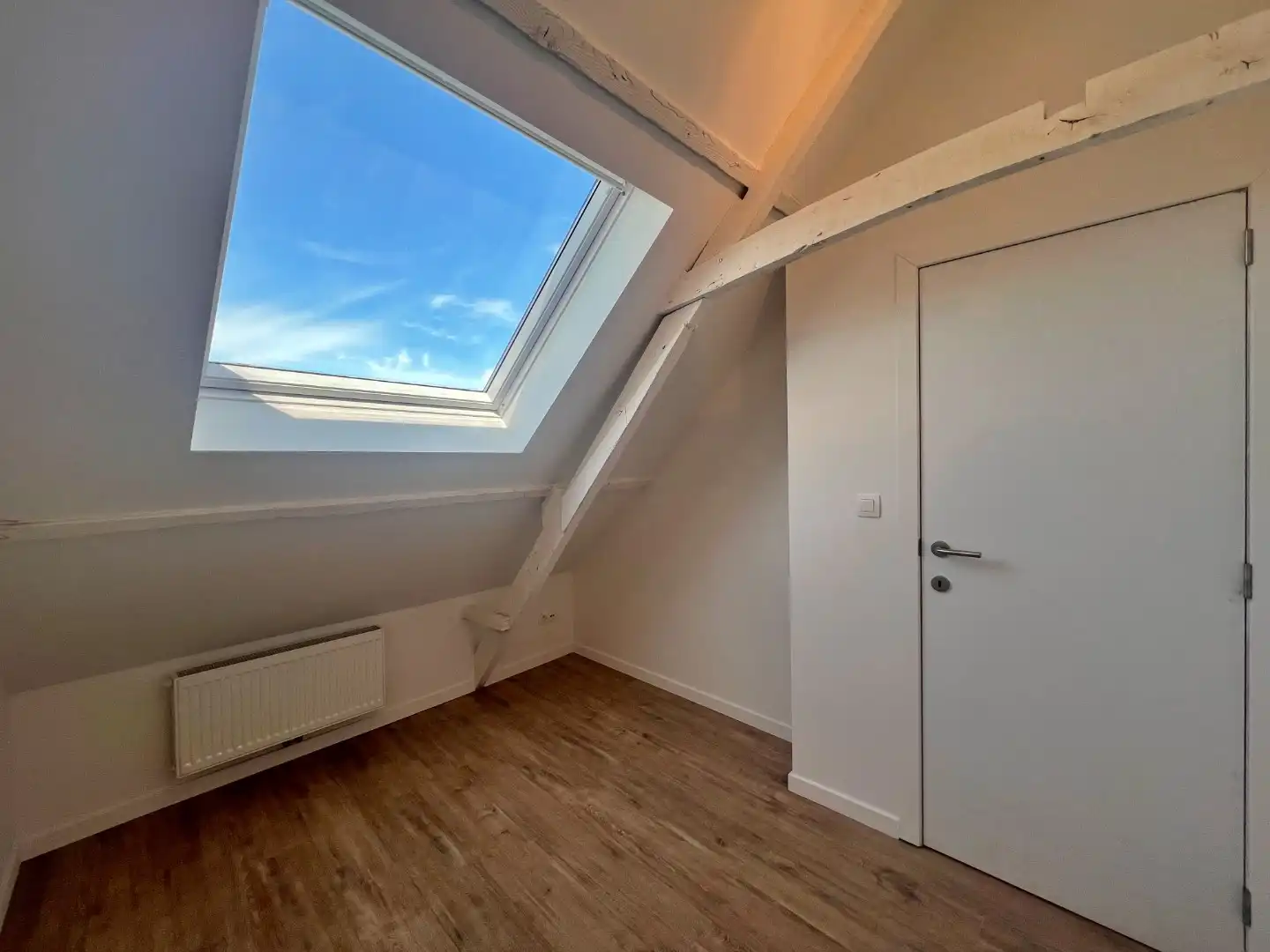 Gerenoveerde woning met 3 slaapkamers, tuin en garage foto 11