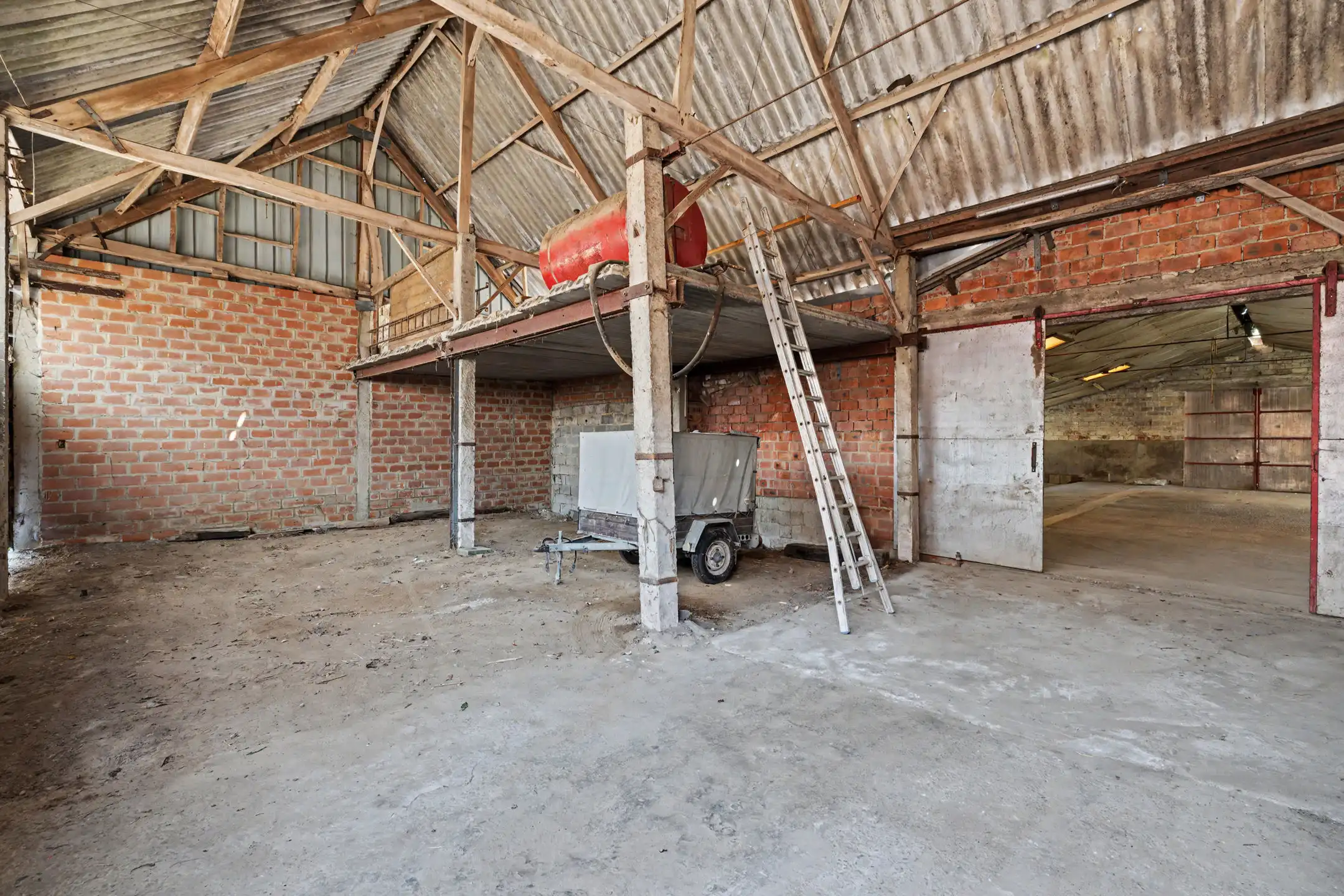 hoeve met loods en bijgebouw op +/-79a foto 25