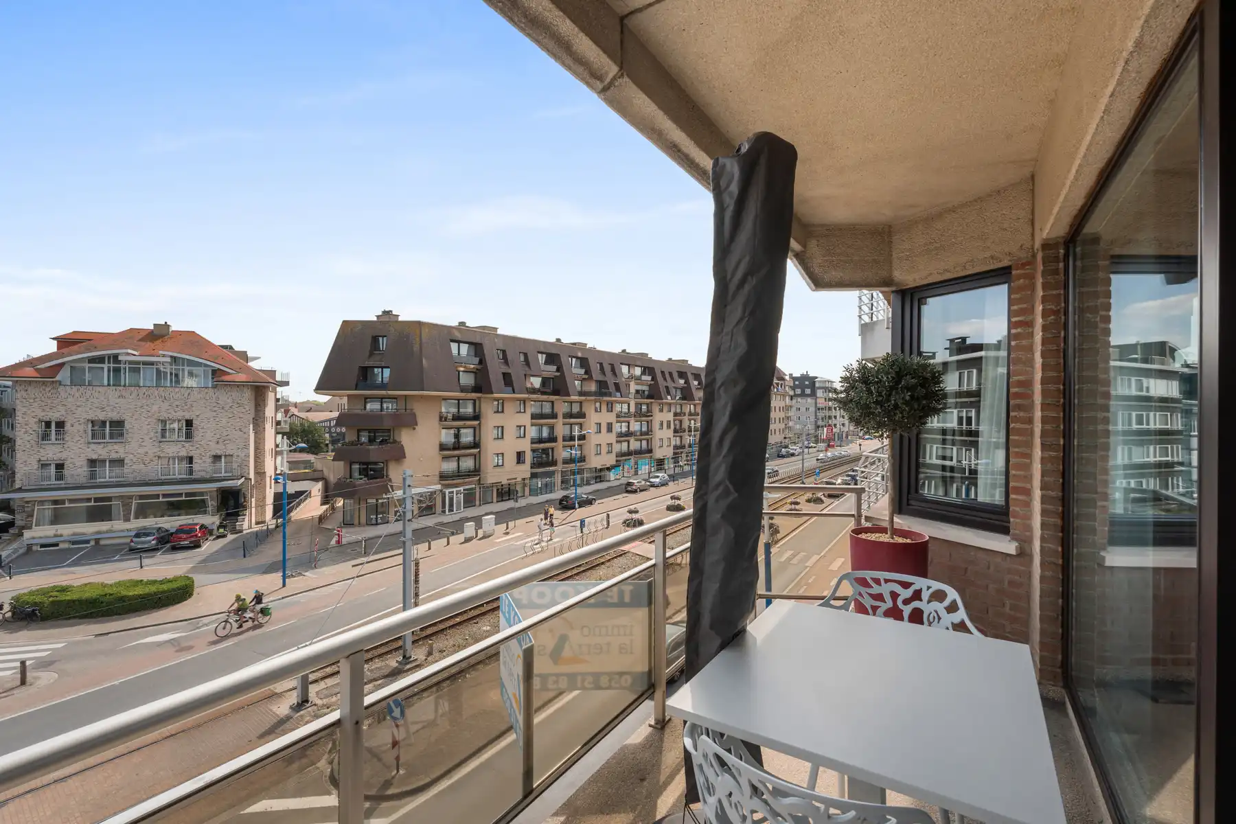 Lichtrijk hoekappartement in hartje Koksijde-Bad foto 4