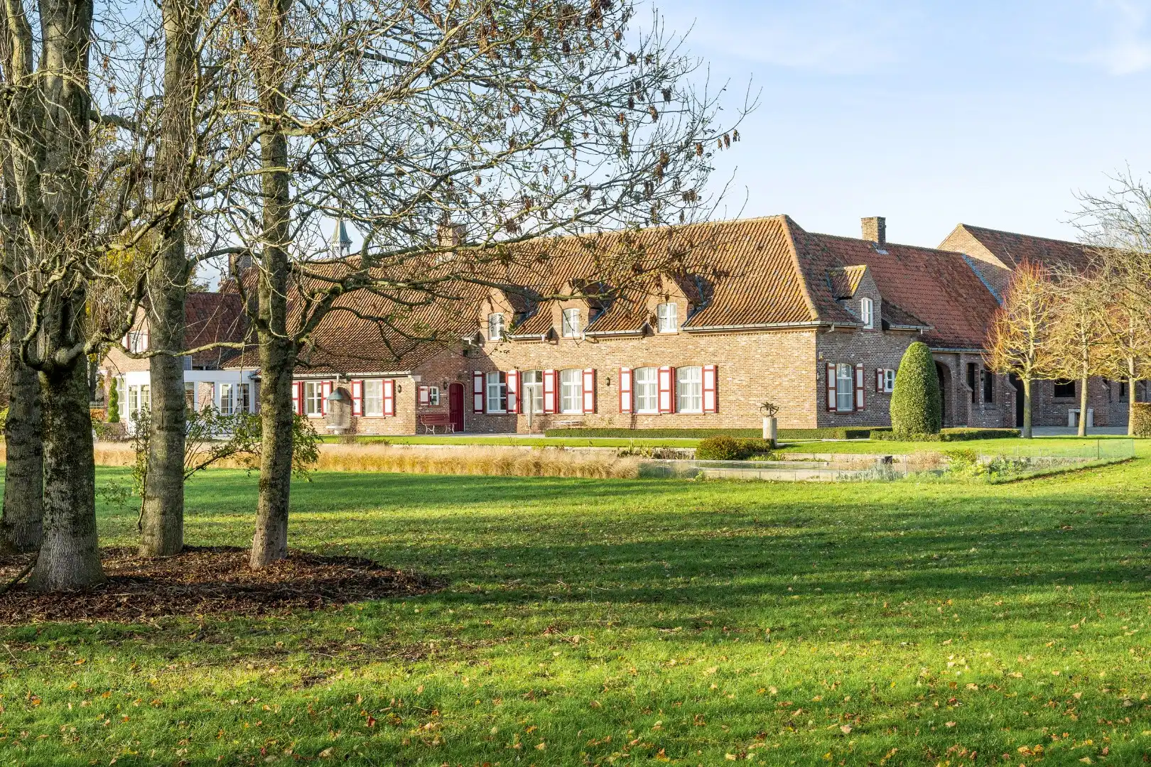 Unieke eigendom met 2 schuren, kapschuur, paardenstal en verzichten foto 14