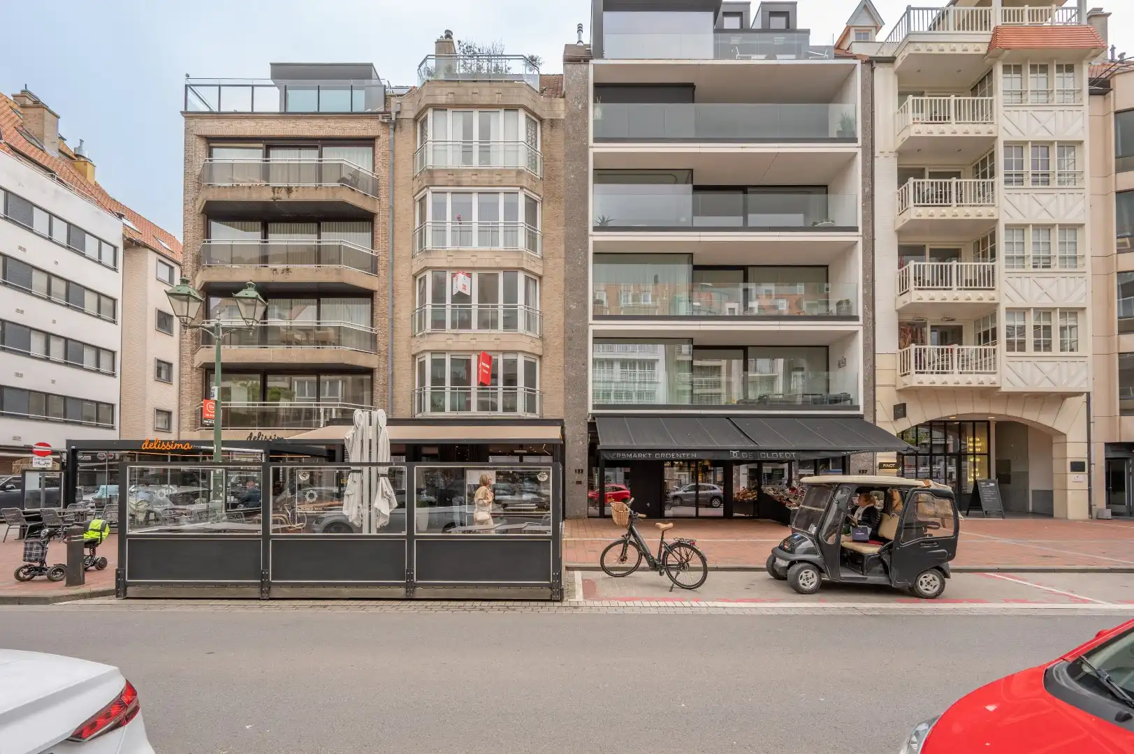 Instapklaar appartement met zicht op de Lippenslaan in residentie Dame Blanche foto {{pictureIndex}}