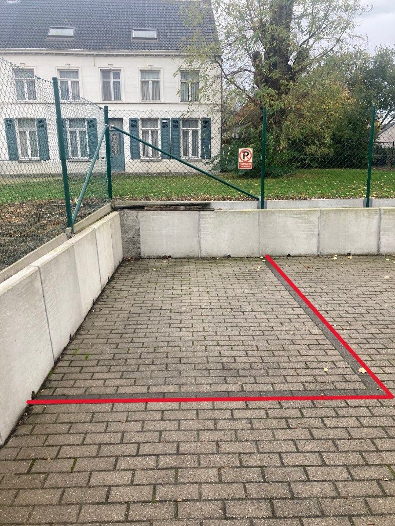 Autostaanplaats, Handzame foto 6