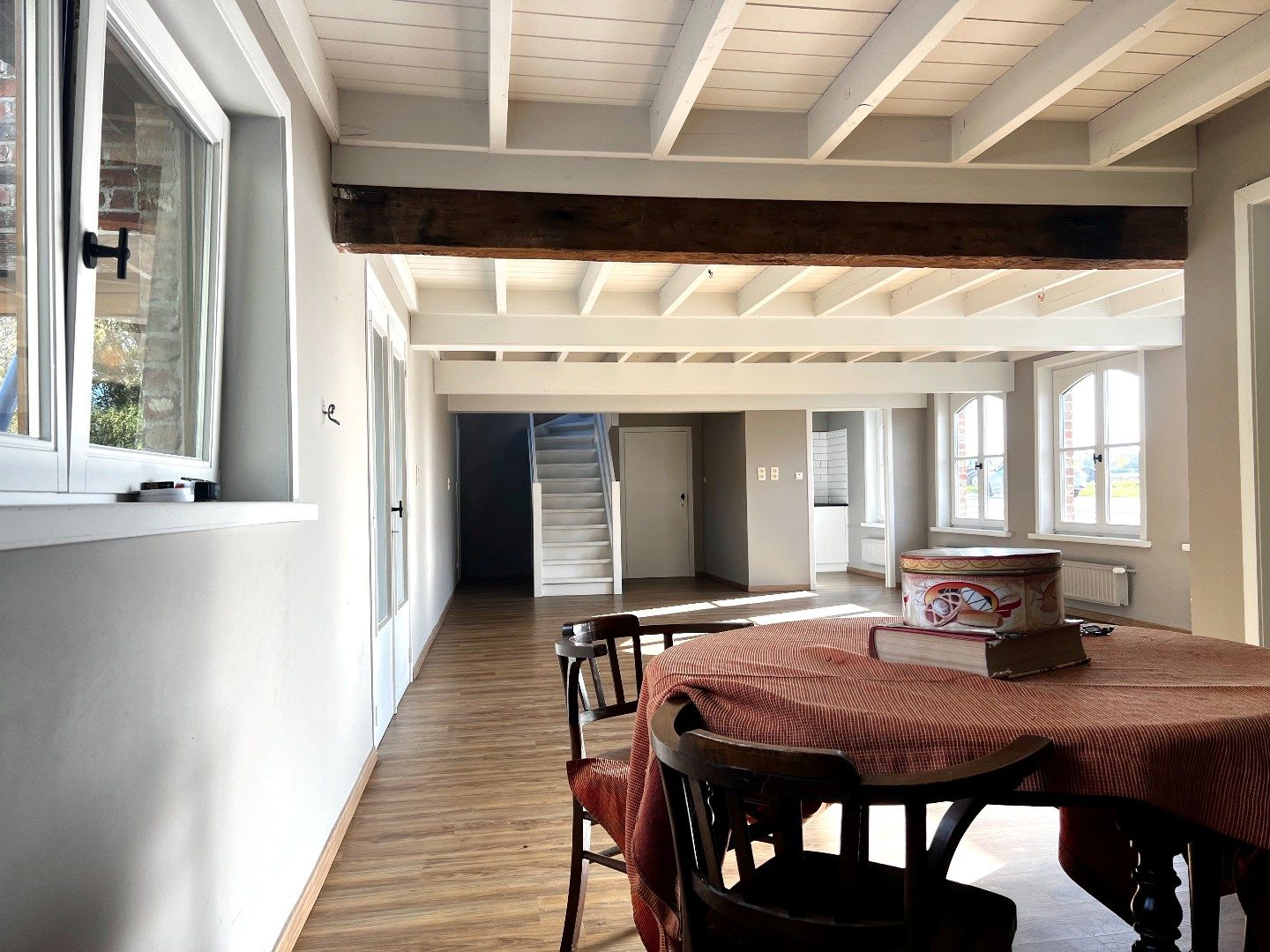 Veelzijdige eigendom met tal van mogelijkheden te koop te Zwevegem! foto 21