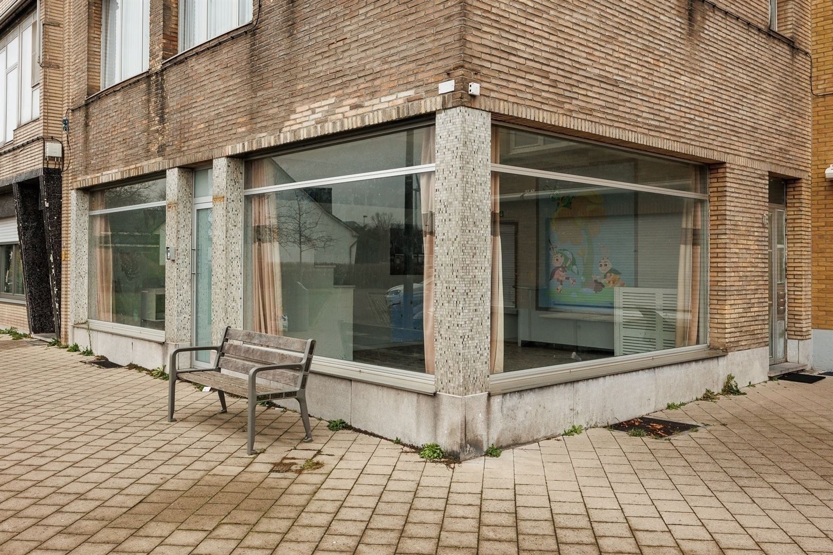 Hoekwinkel of gelijkvloers appartement van 136 m² met patio van 75 m² foto 2