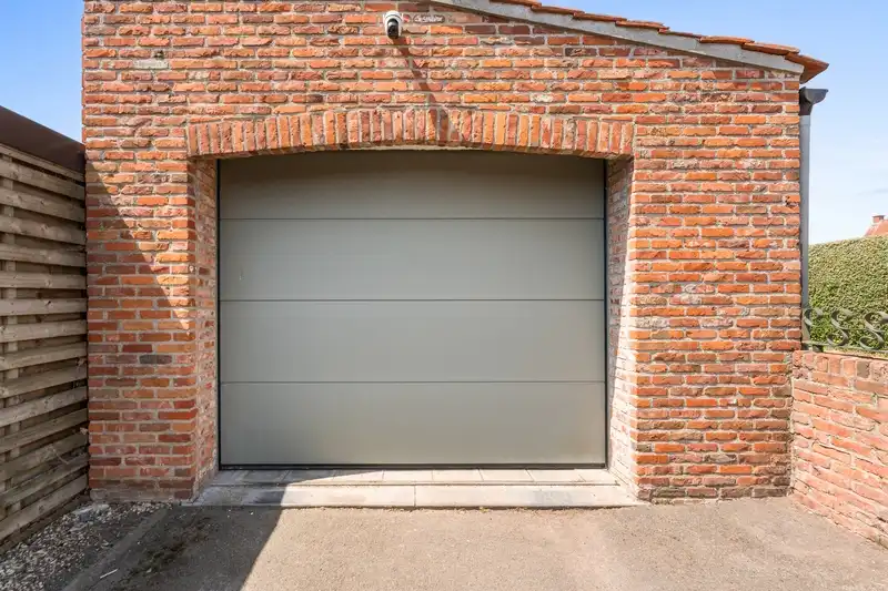 Instapklare gezinswoning met 4 slaapkamers en dubbele garage foto 24