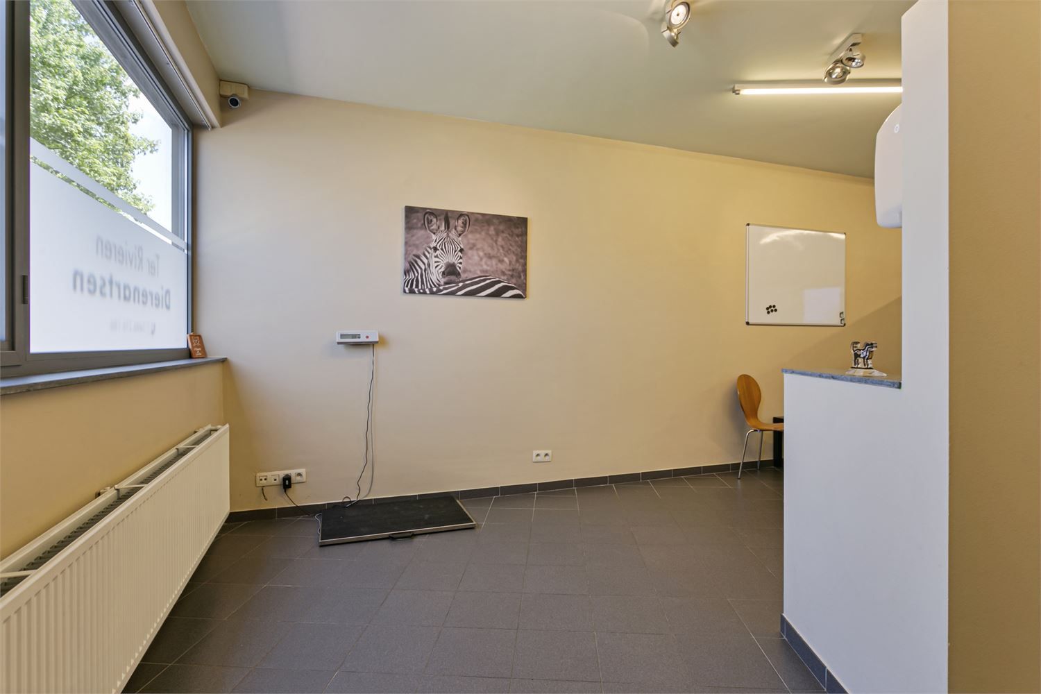 Praktijkruimte of kantoor op een centrale locatie vlakbij het centrum van Wommelgem met goede zichtbaarheid! foto 7