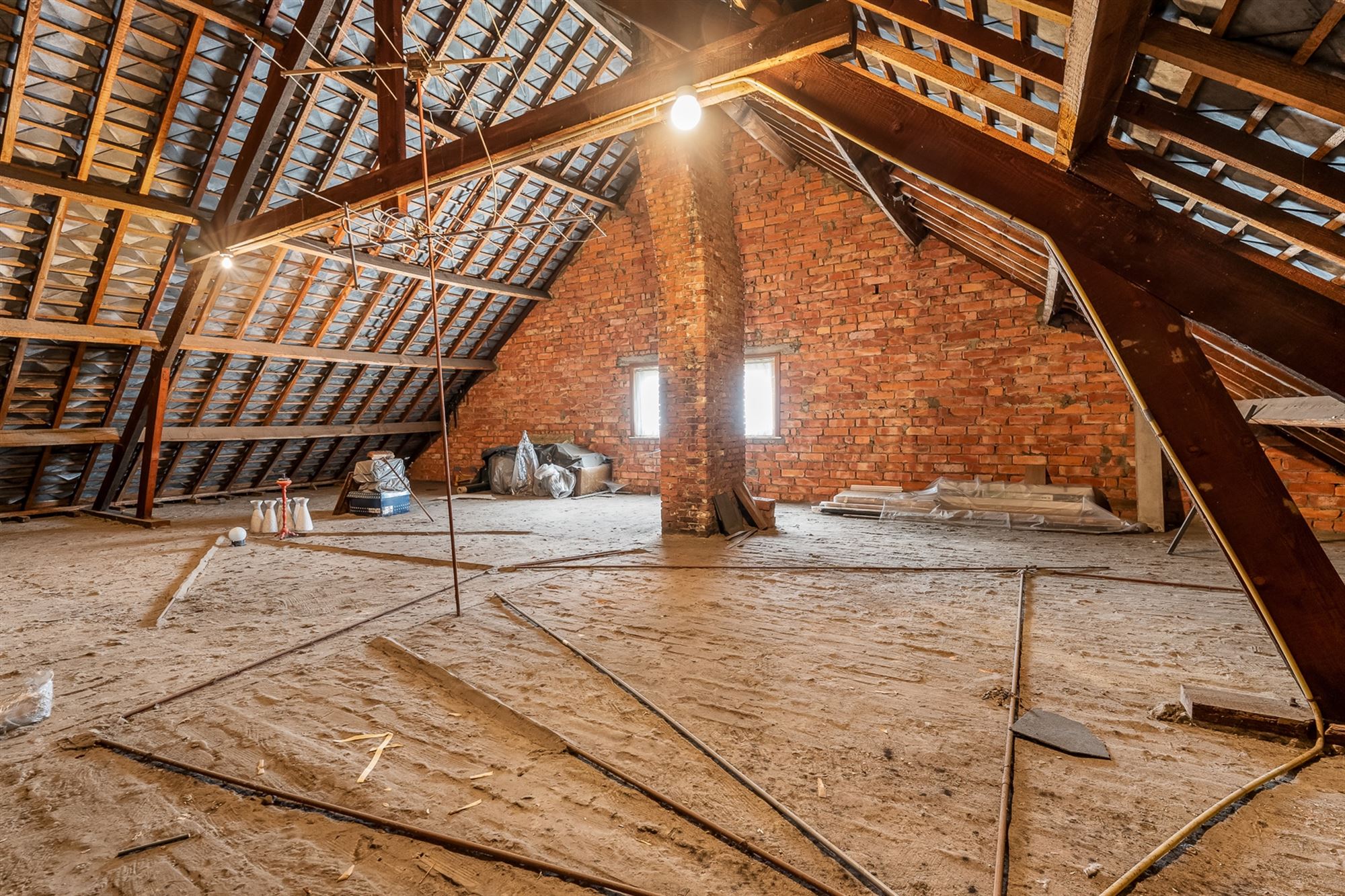 ZEER RUIME WONING (338M²) MET 5 SLAAPKAMERS OP EEN PERCEEL VAN 10ARE GELEGEN IN HET CENTRUM VAN OOSTHAM foto 27