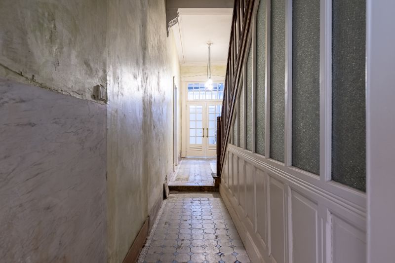 Karaktervol pand met woon- en werkfunctie in centrum Roeselare foto 2