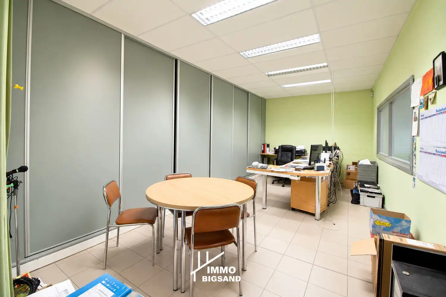 Handelspand met ruime woning, ondergronds magazijn/garage en veel parkeermogelijkheden langs de N32 foto 7