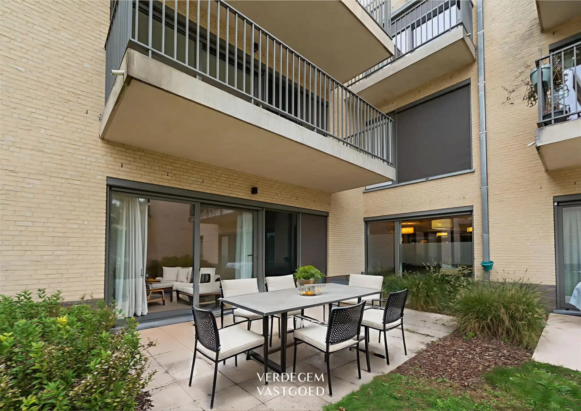 Comfortabel wonen met extra service: gelijkvloers assistentie-appartement met autostaanplaats foto 5