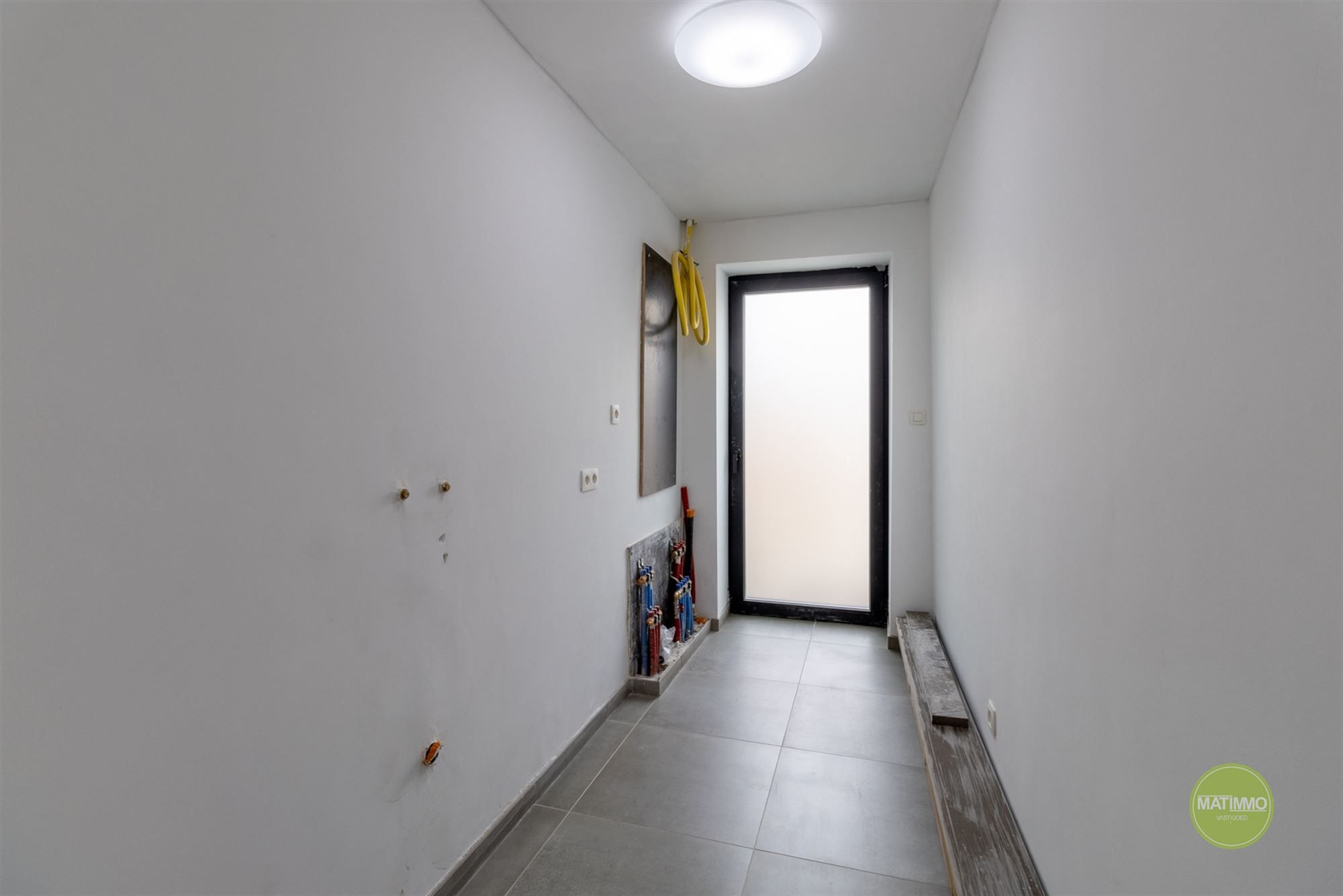 Modern gerenoveerde handelszaak met duplexapp in Meerhout foto 18
