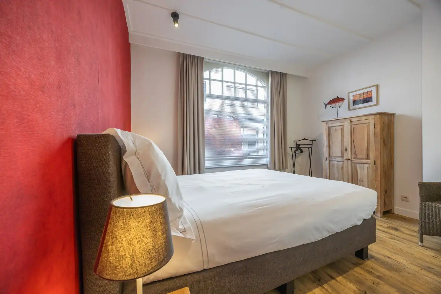MAGISTRAAL HERENHUIS IN HET CENTRUM VAN NIEUWPOORT-STAD – OFFICIËLE 4-STERREN VAKANTIEWONING MET APPARTEMENT, INKOMSTEN EN 2 GARAGES foto 17