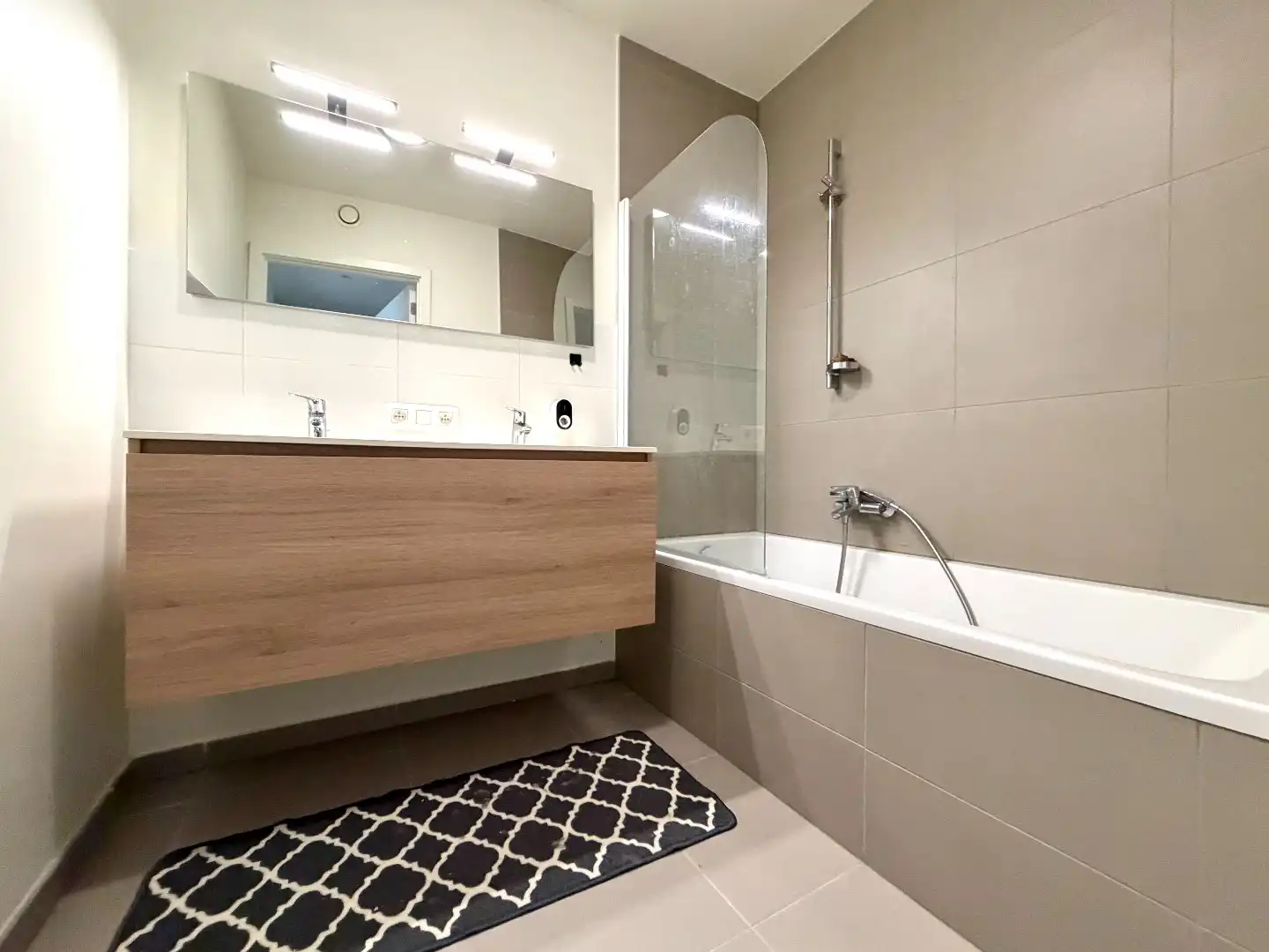 ✨ Instapklaar BEN-appartement met zonnig terras en zicht op de Leie ✨ foto 11