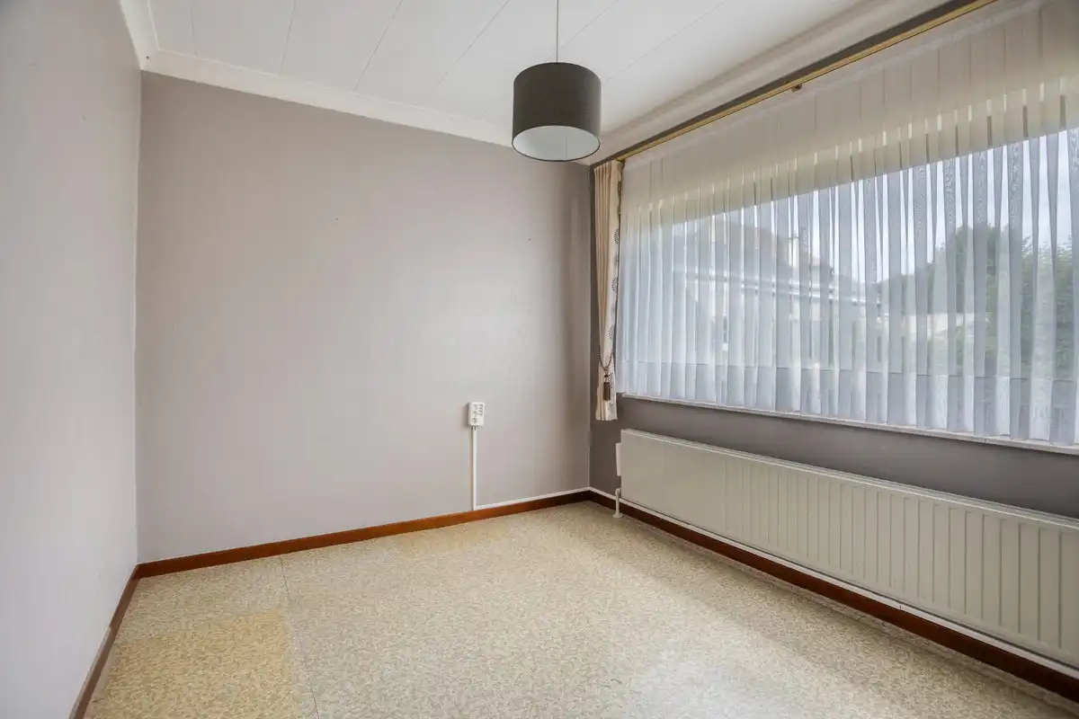 Te renoveren, rustig gelegen, woning met twee slaapkamers foto 8