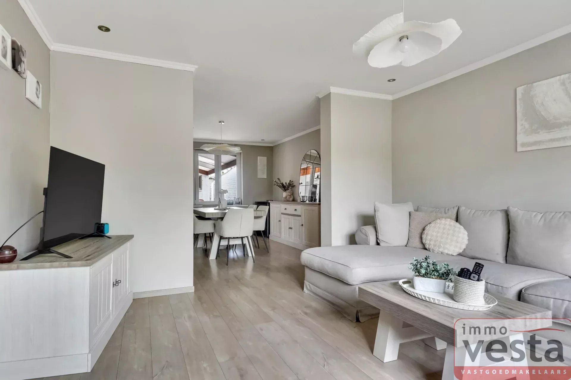 Gerenoveerde woning met 3 slaapkamers, ruime tuin en landelijke charme foto 5