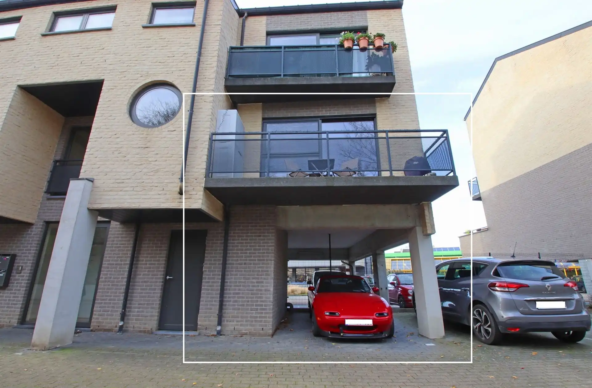 Zeer mooi recent appartement foto {{pictureIndex}}