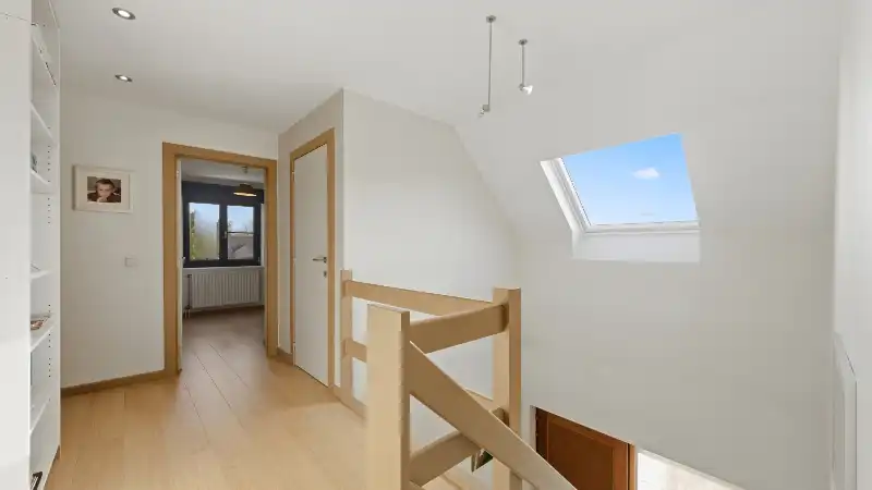 Villa van 209m² met 4 slaapkamers en zeer mooie tuin op 17 are foto 16