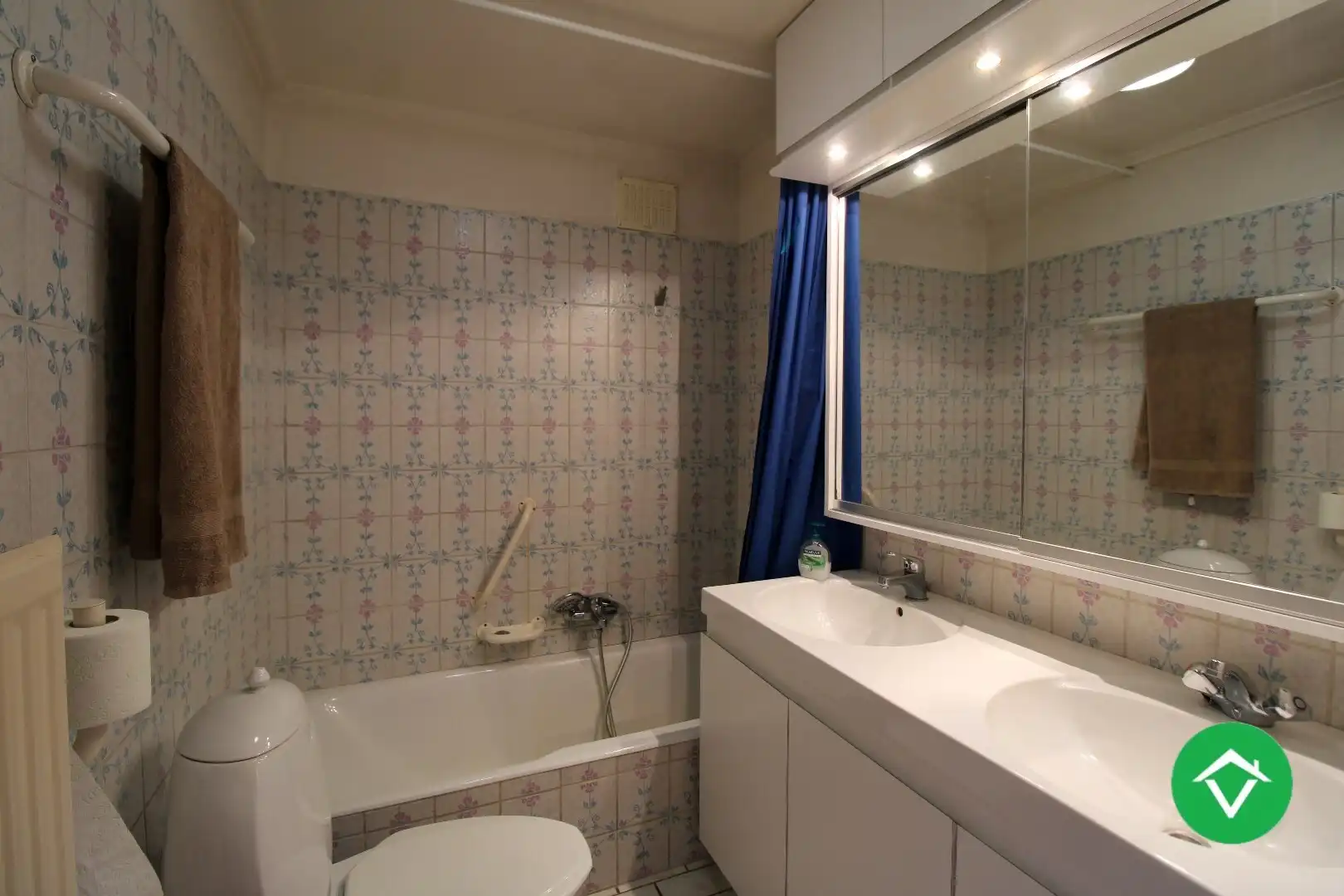 Zonnig appartement met 2 slaapkamers en autostandplaats te centrum Roeselare foto 9