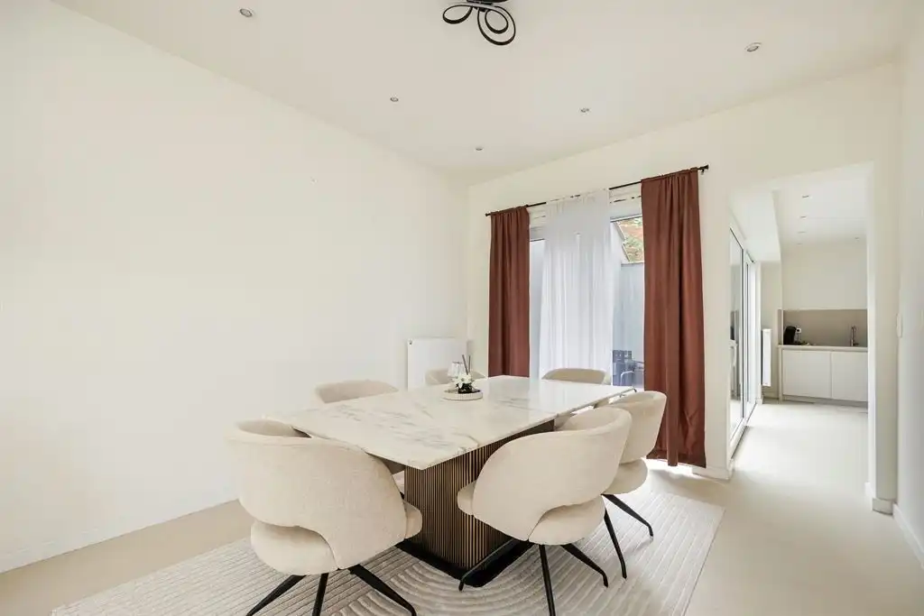 Kwalitatief gerenoveerd huis met 6 SLK foto 4