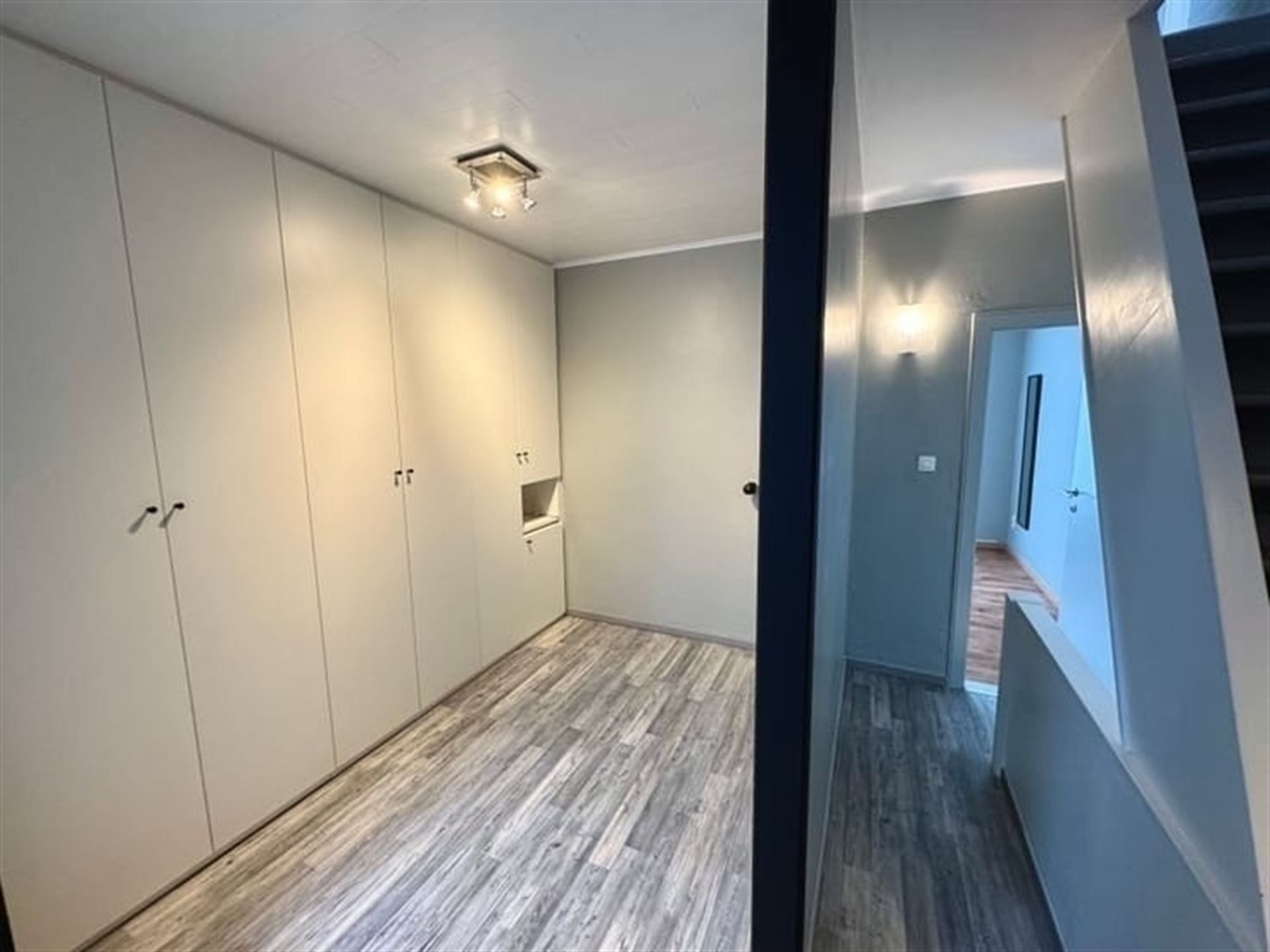 volledig vernieuwe woning nabij het centrum! foto 10