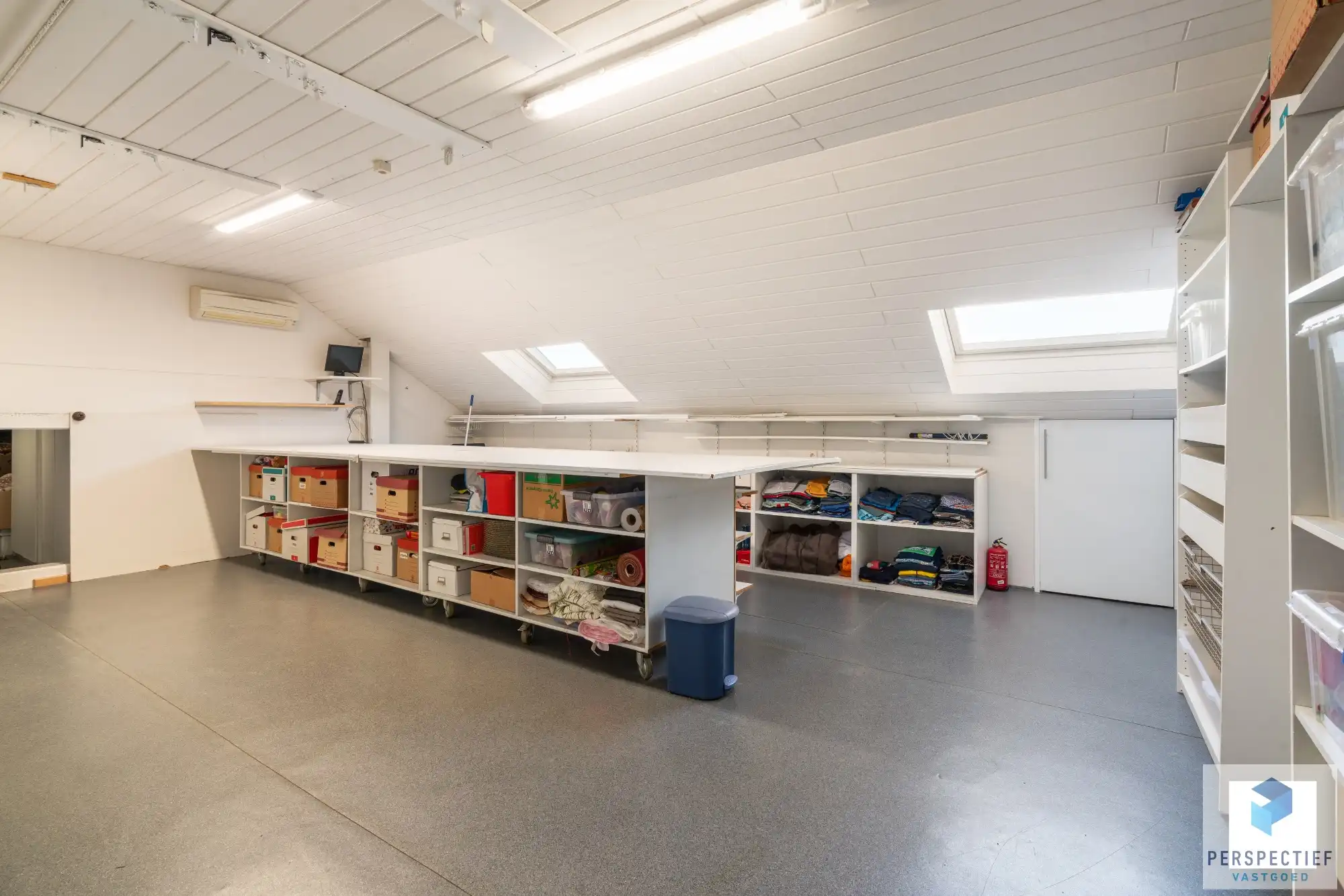 Handelspand met Winkelruimte, Magazijn en Woonst op 1.682 m² foto 46