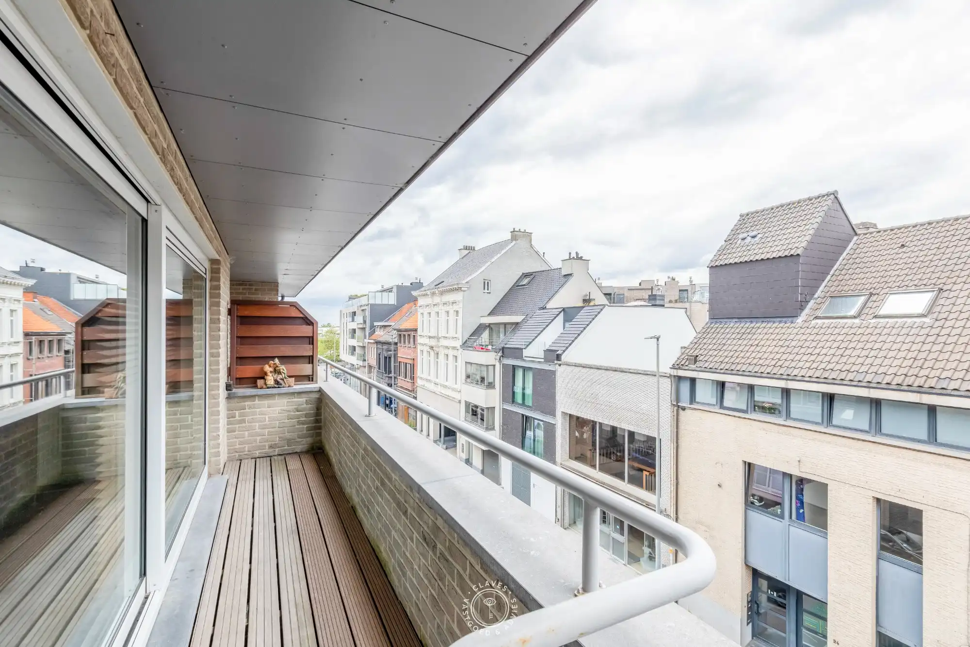 Zeer verzorgd interessant 3 slaapkamer appartement met autostaanplaats foto 3
