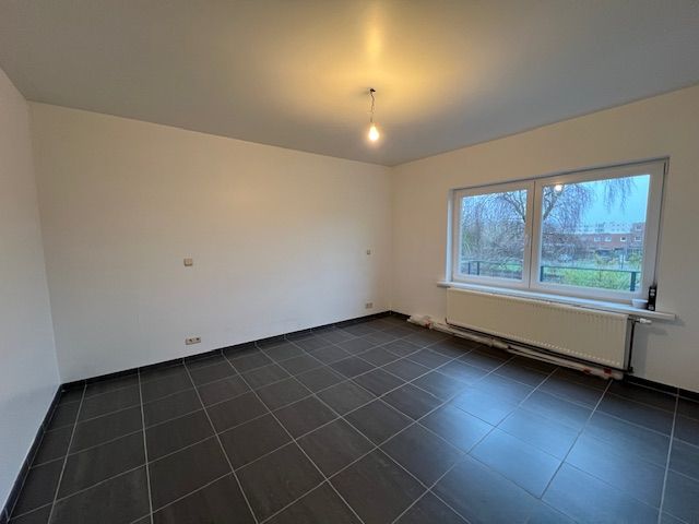 INSTAPKLAAR APPARTEMENT MET PRIVATE GARAGE IN EEN KLEINE RESIDENTIE foto 16