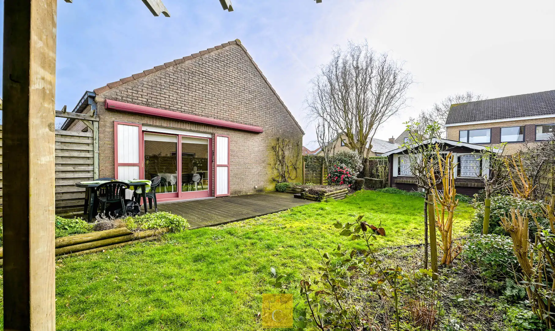 Verzorgde woning met zongerichte tuin op gegeerde locatie te Sint-Michiels foto 10