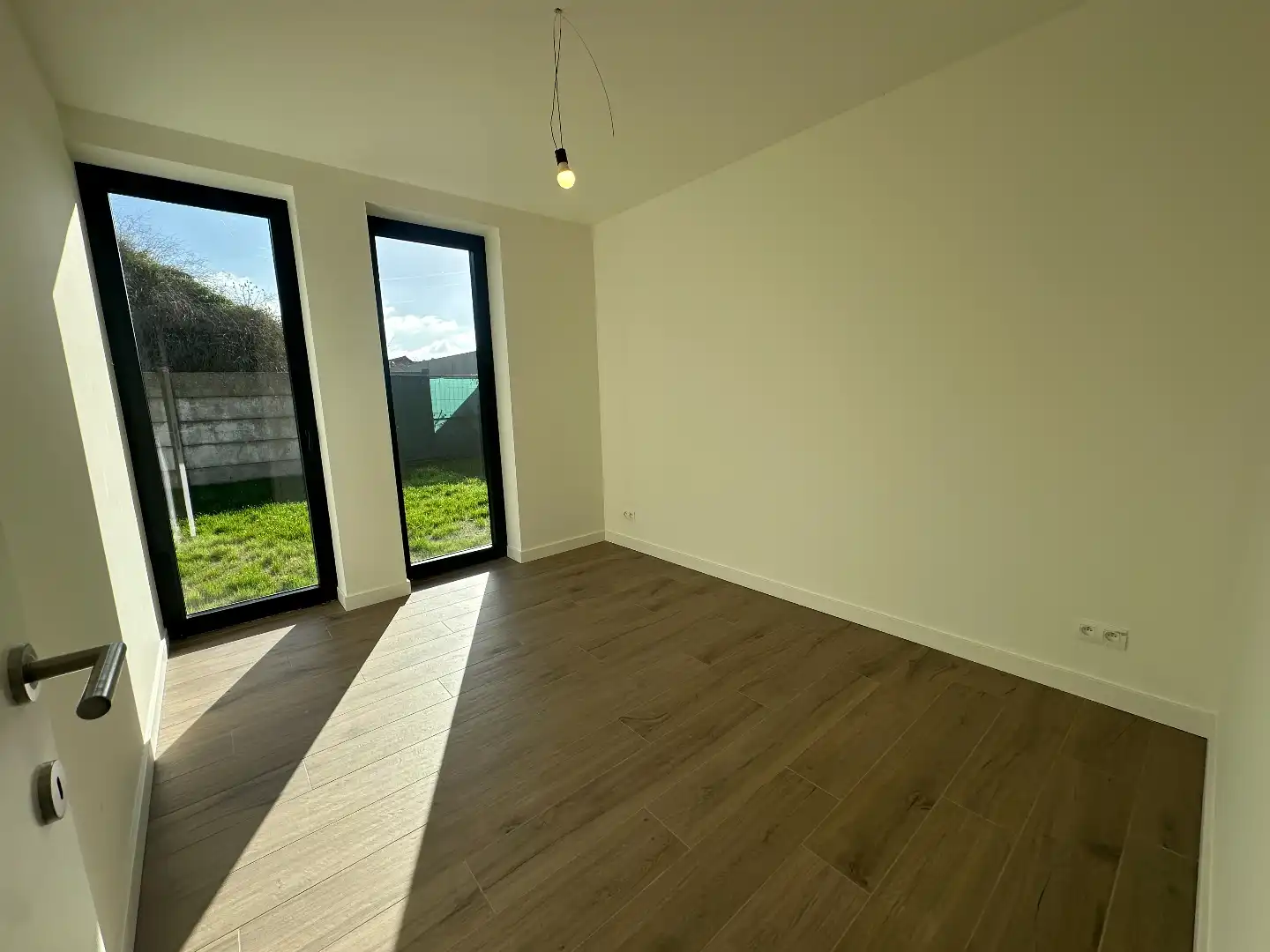 Ruim gelijkvloers appartement met groot terras en privé tuin in Alken foto 11