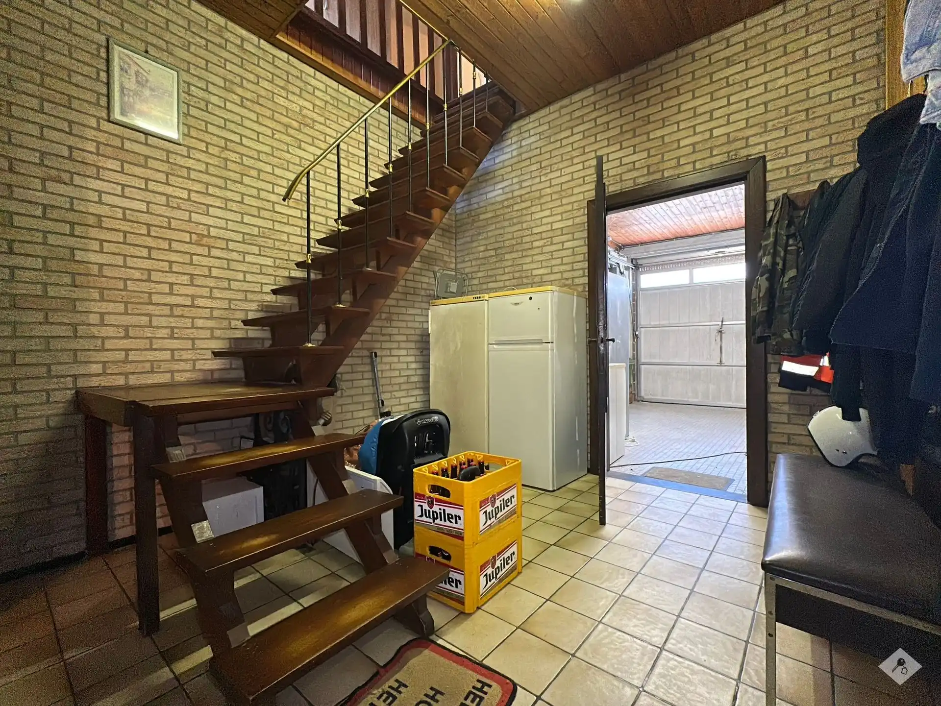 Ruime woning met drie slaapkamers, garage en grote tuin foto 9