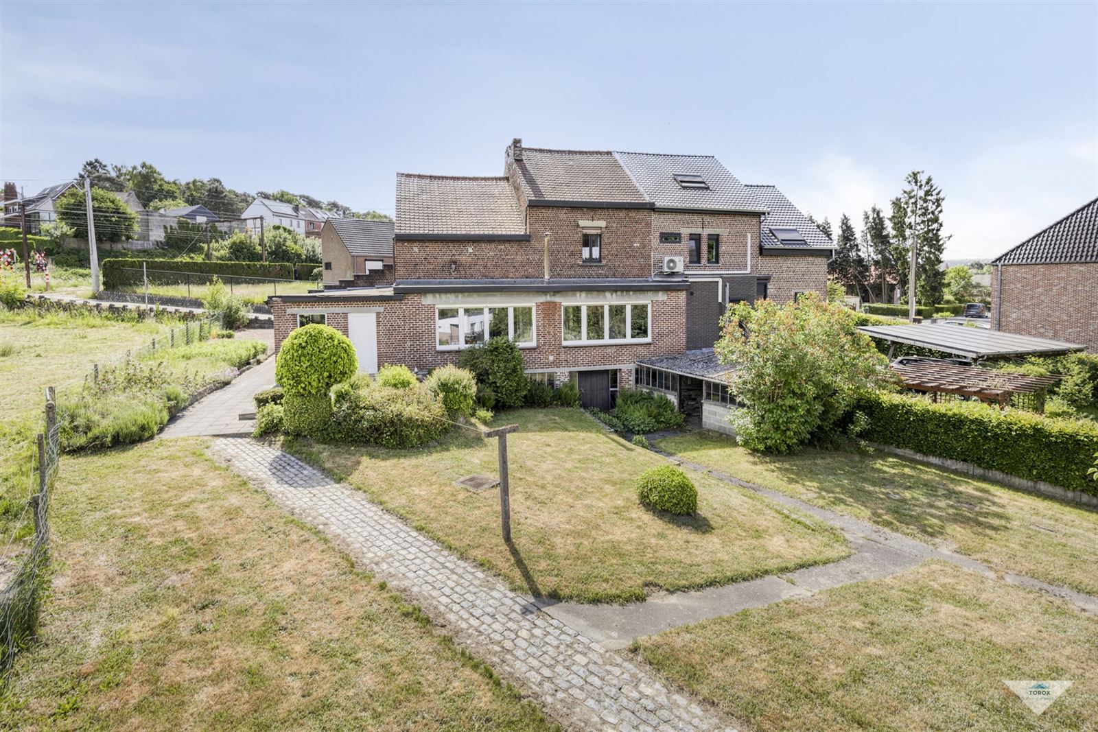 Te renoveren huis op groot perceel foto 2
