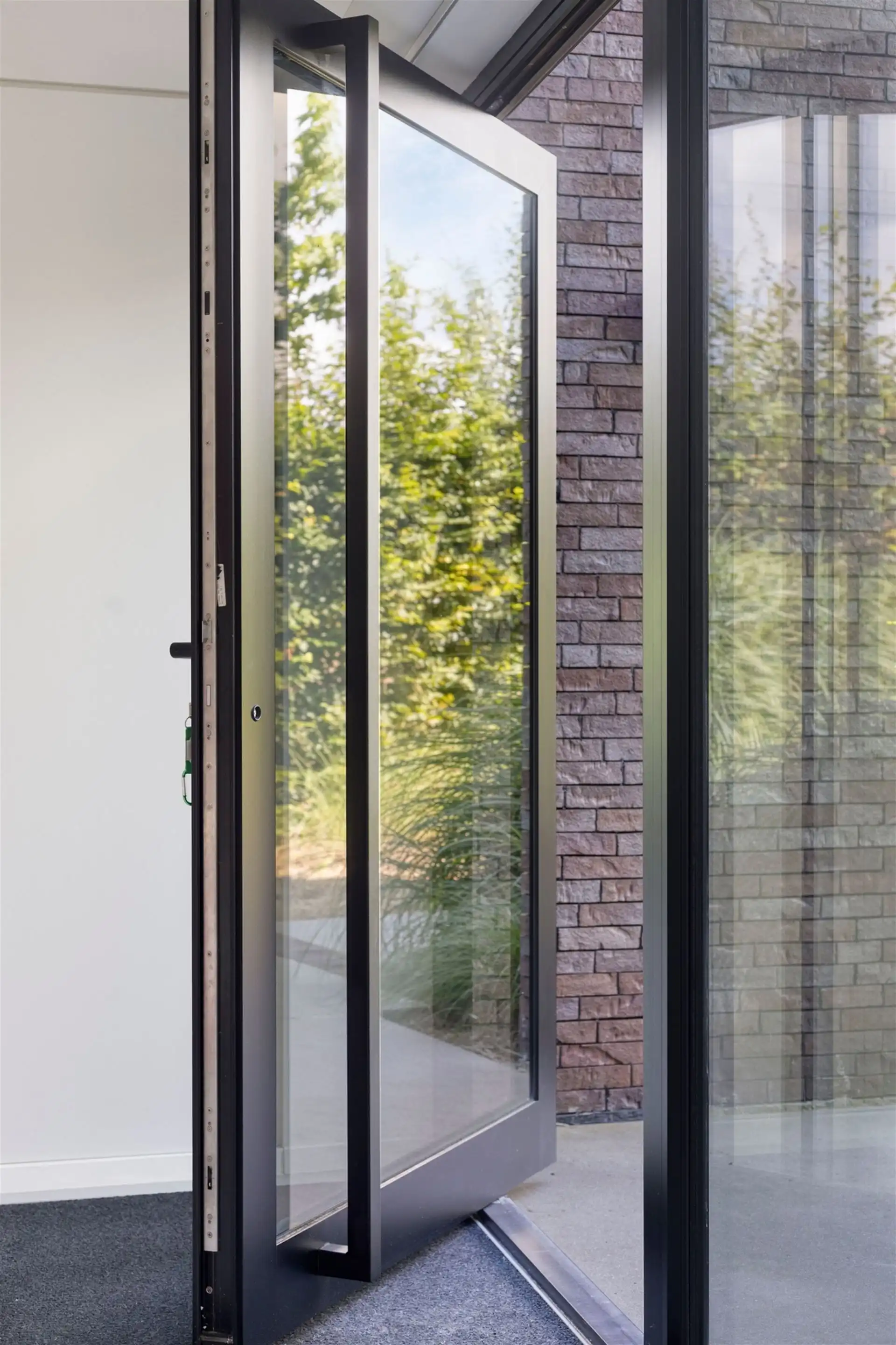 Exclusief wonen waar architectuur, ruimte en levenslang comfort samenkomen. foto 12