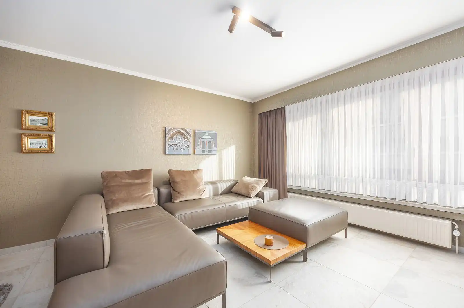 Stijlvol en ruim appartement met 1 slpk pal aan het strand foto 3