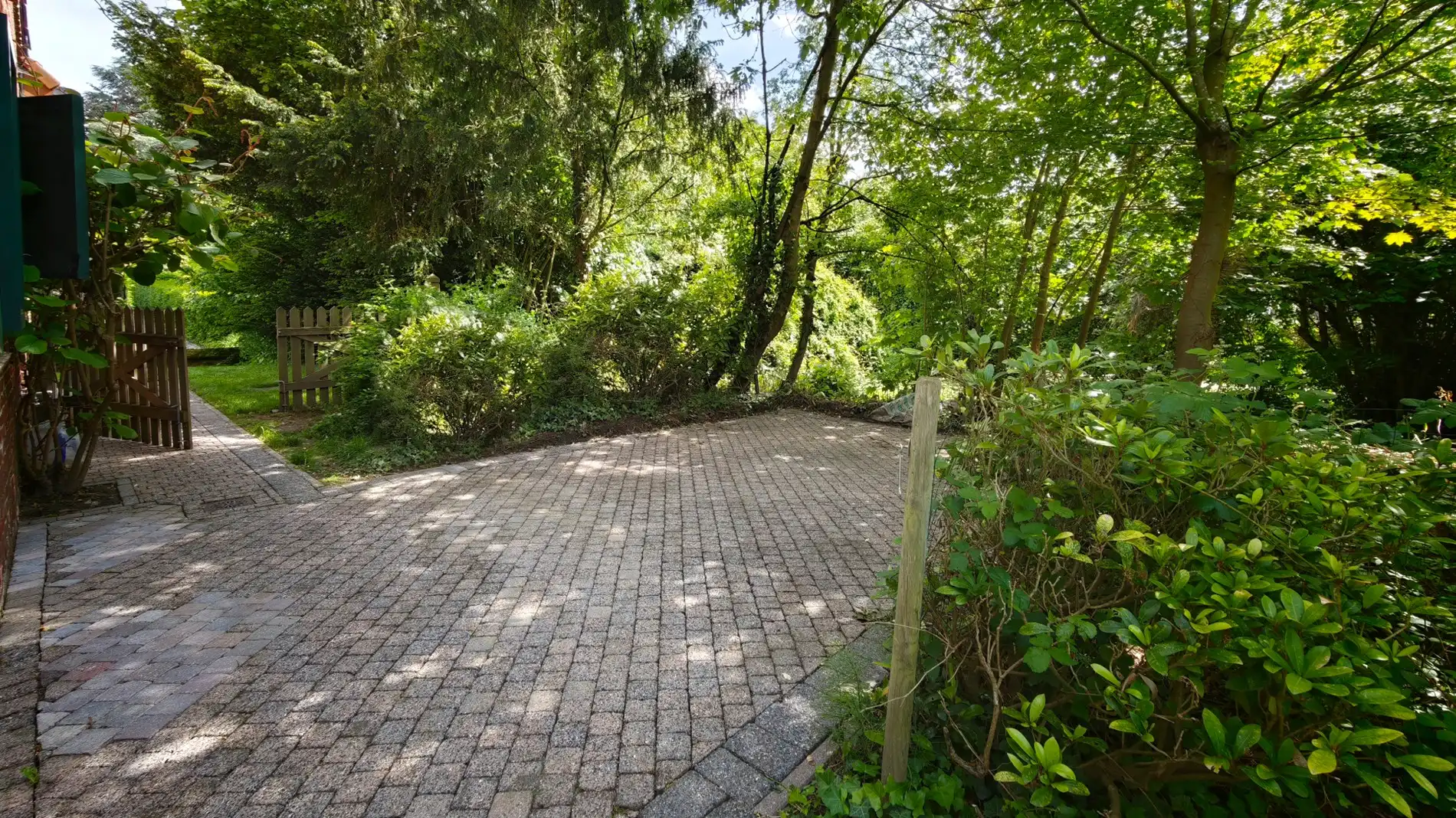 Sprookjesachtig wonen in een groene oase foto 23