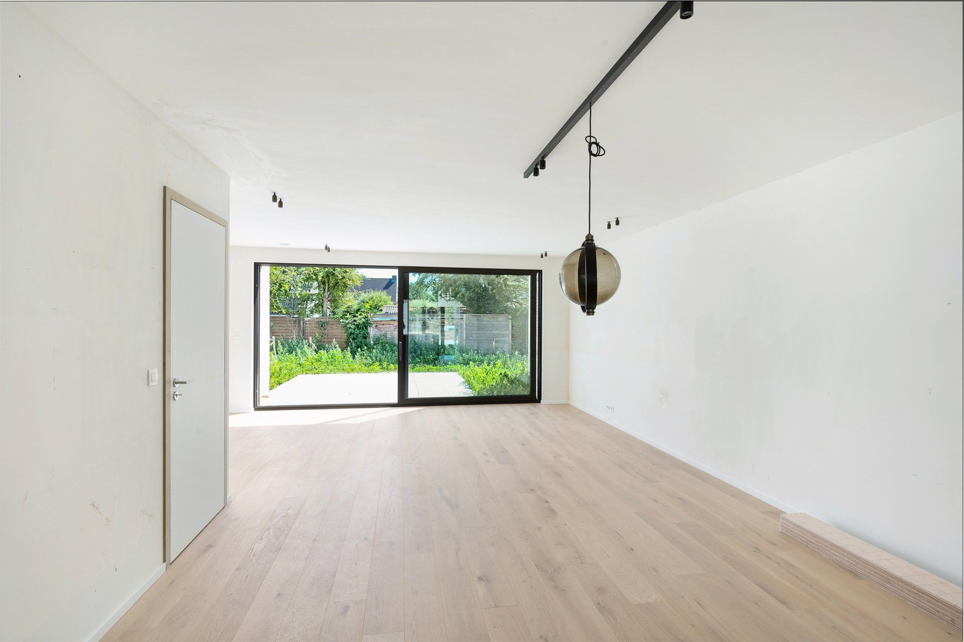 Ongemeubeld: moderne geothermische en energiezuinige woning te Knokke foto 3