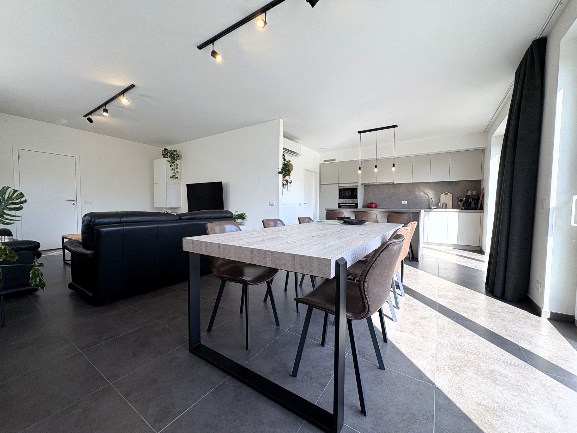 Instapklare nieuwbouw woning in Sint-Eloois-Vijve foto 4