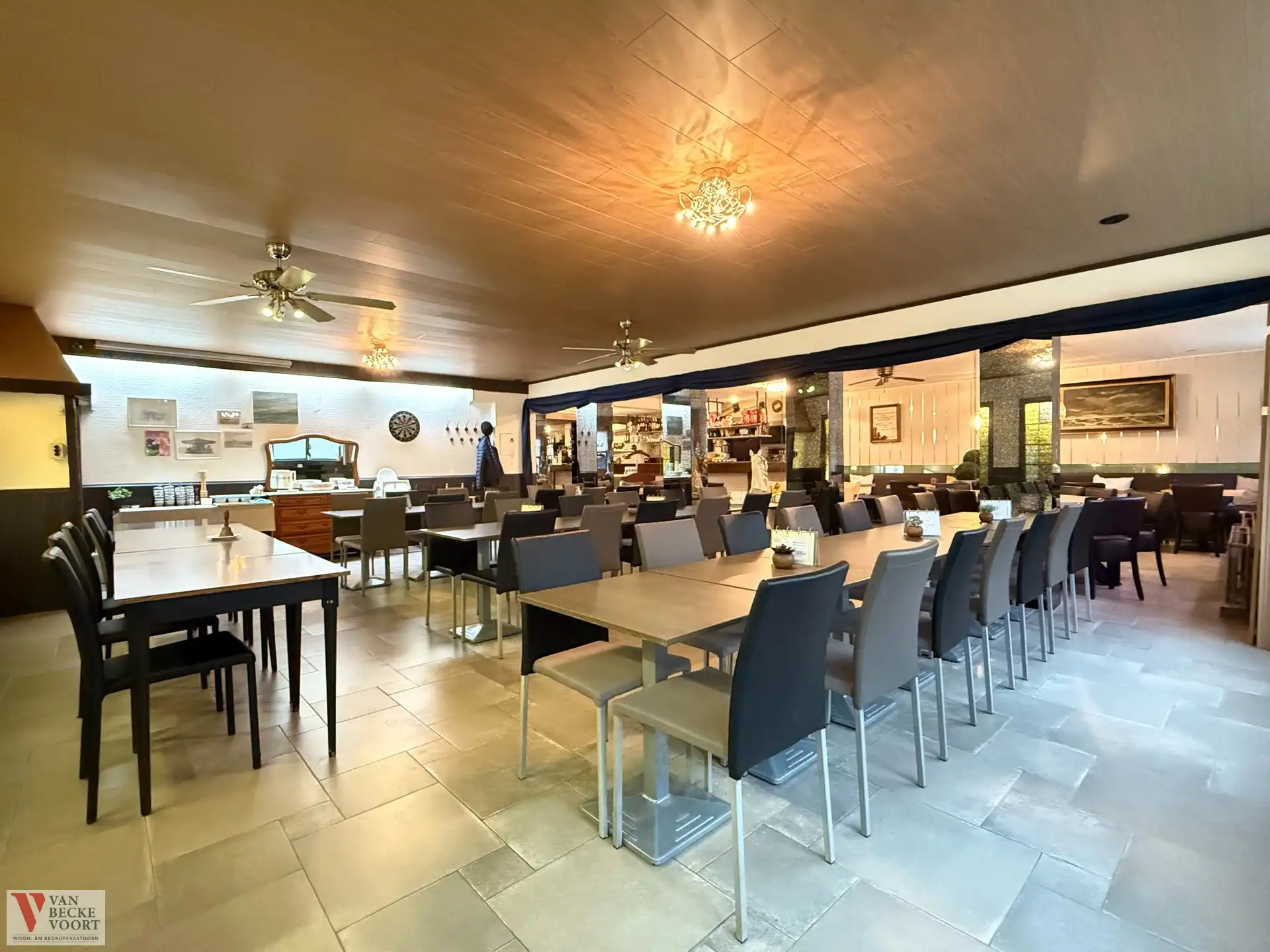 Handelsgelijkvloers 197m² + kelder foto 11