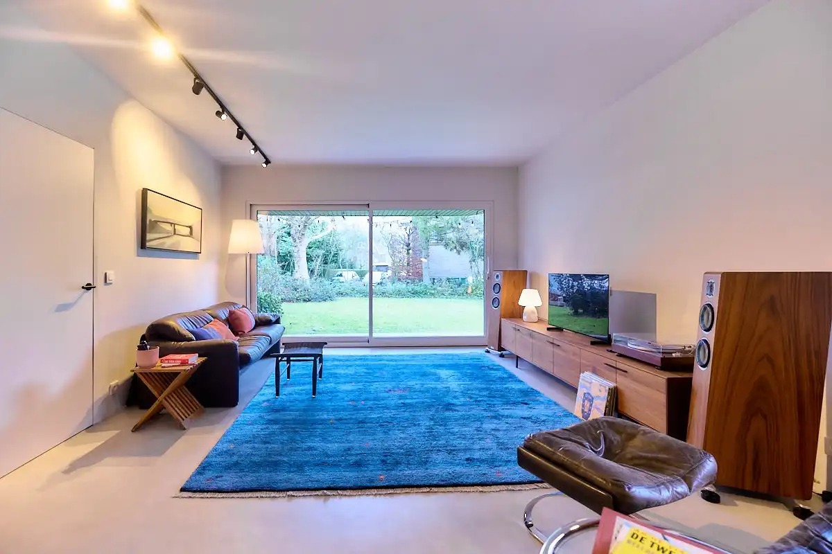 Hoogwaardig gerenoveerd villa-appartement met grote zonnige tuin. foto 8