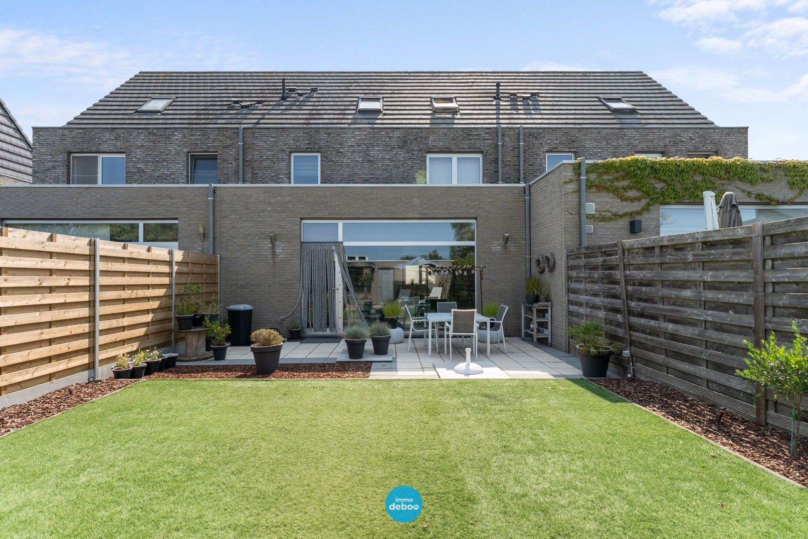 Verrassend ruime en instapklare woning te Stene foto 3