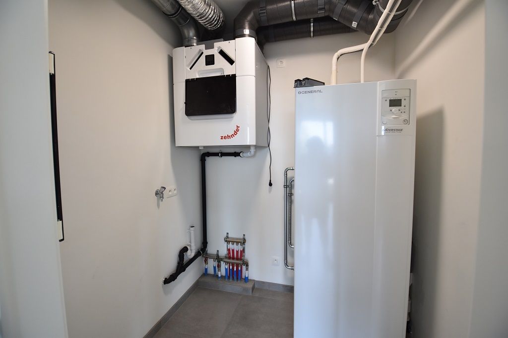 Recent 2-slaapkamerappartement met garage in hartje Nieuwkerken-Waas foto 8