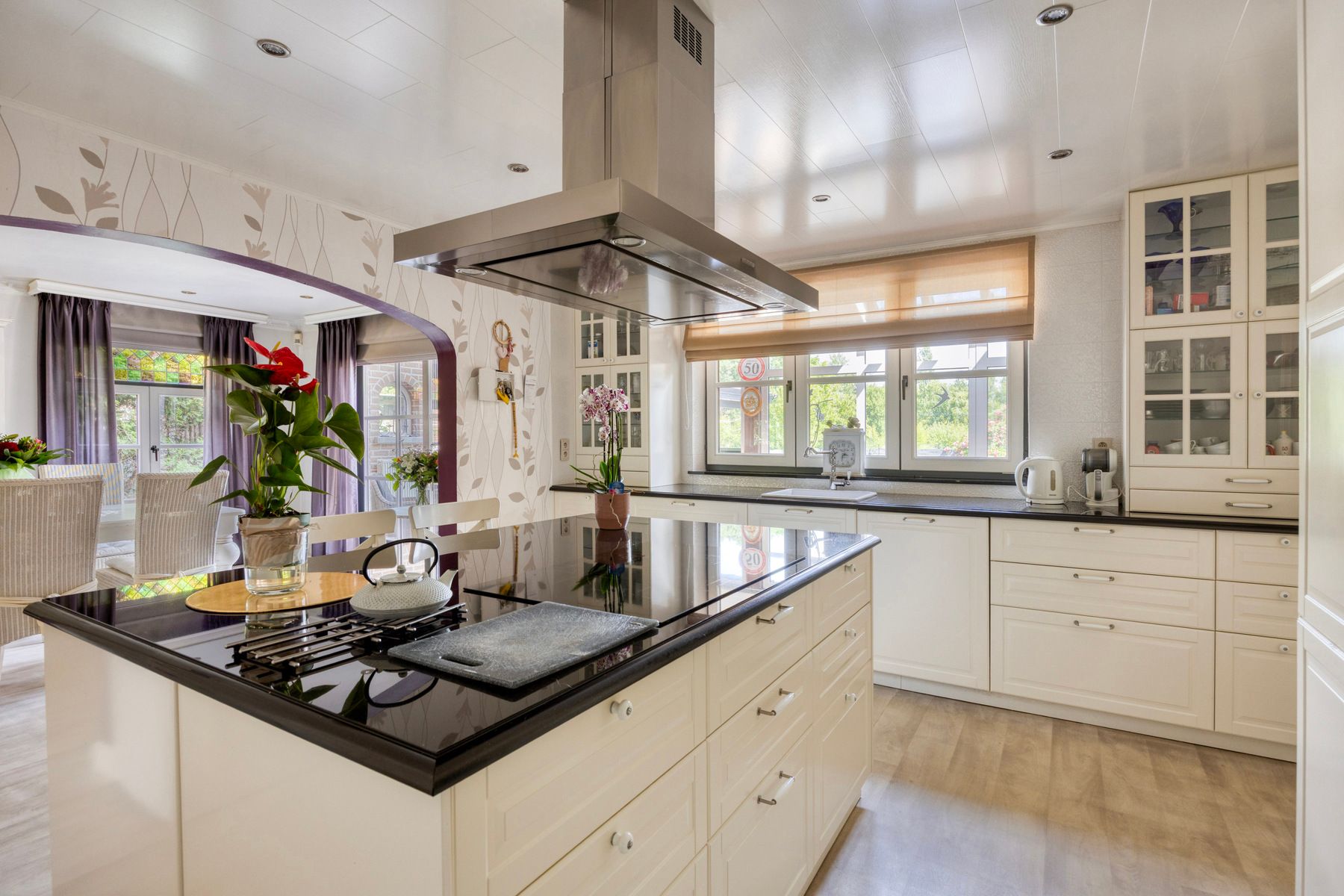 Karaktervolle villa met veel mogelijkheden in Lommel! foto 10
