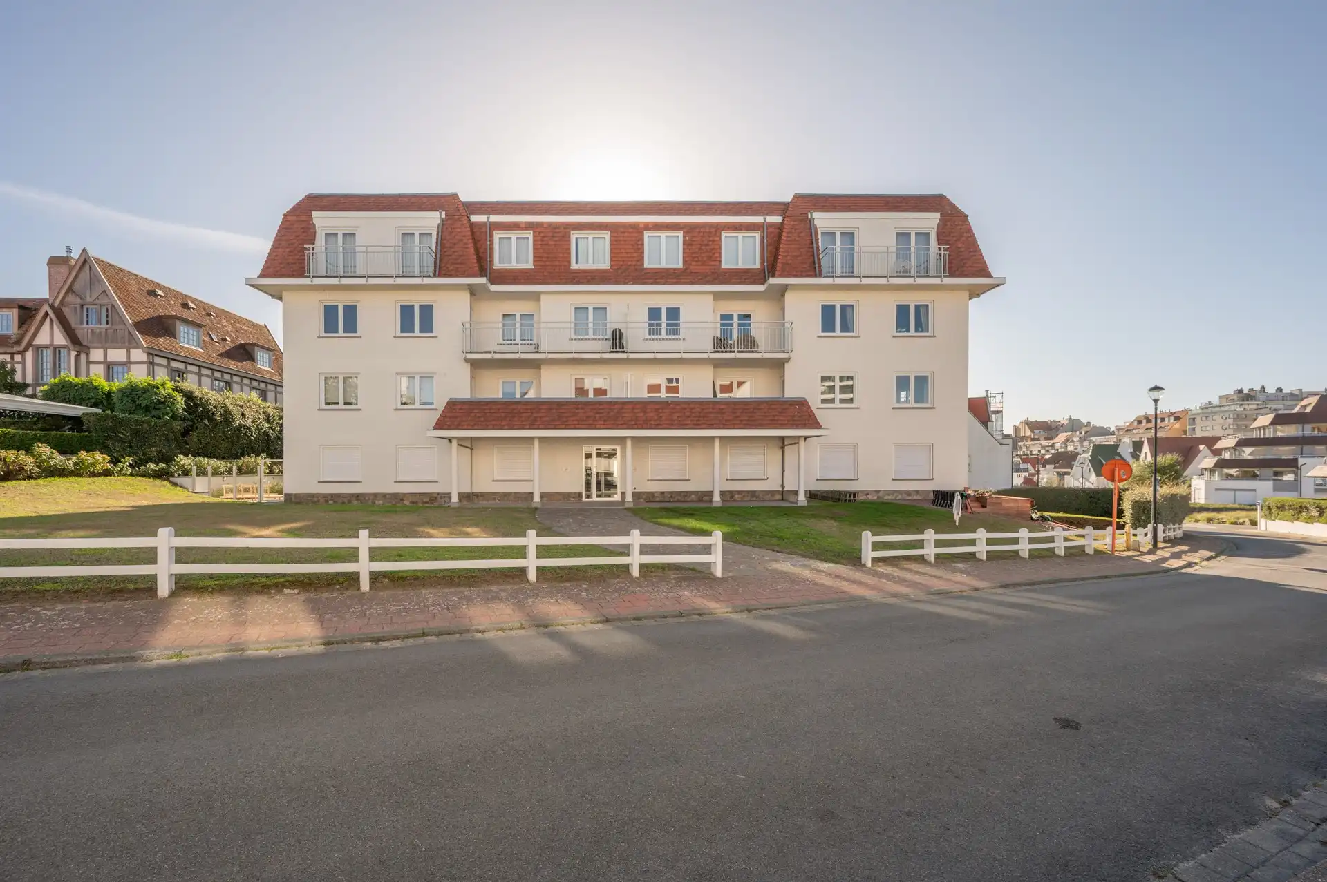 Gemeubeld: ruim appartement vlakbij zee! foto 20