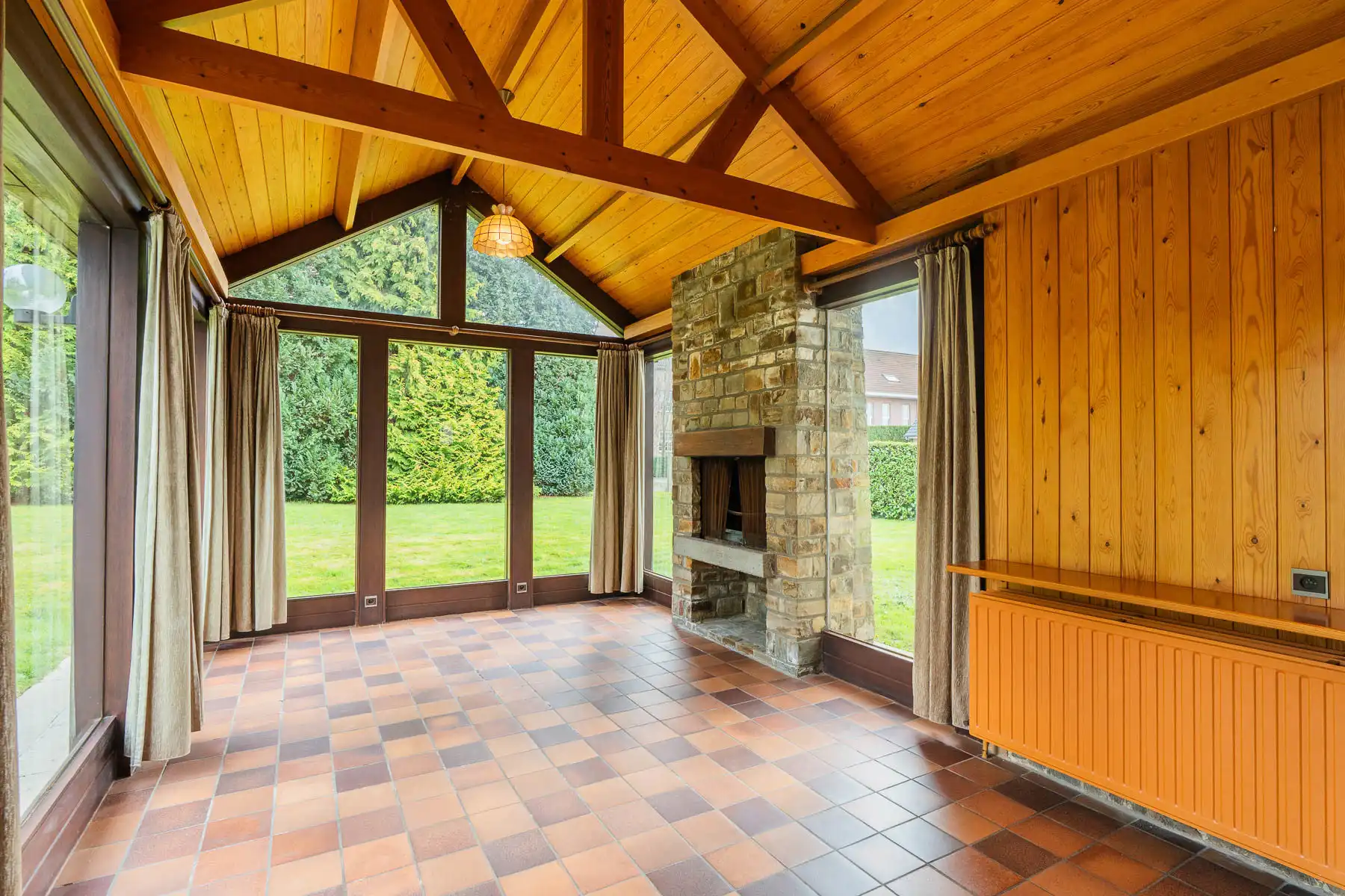 Karaktervolle open bebouwing op een prachtig groen perceel foto 13