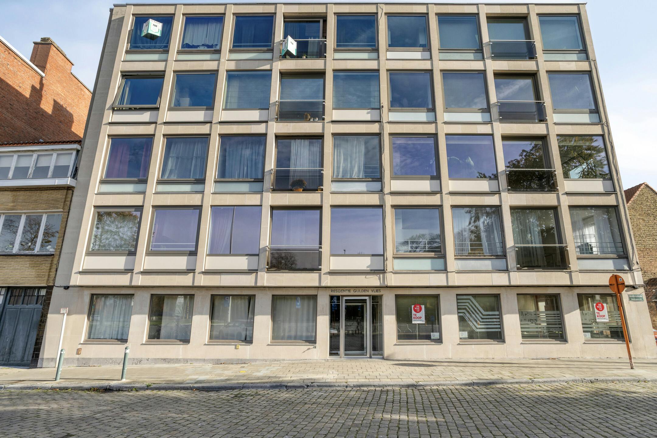 Te vernieuwen appartement  te koop (90m² GLV, 90m² -1) foto {{pictureIndex}}