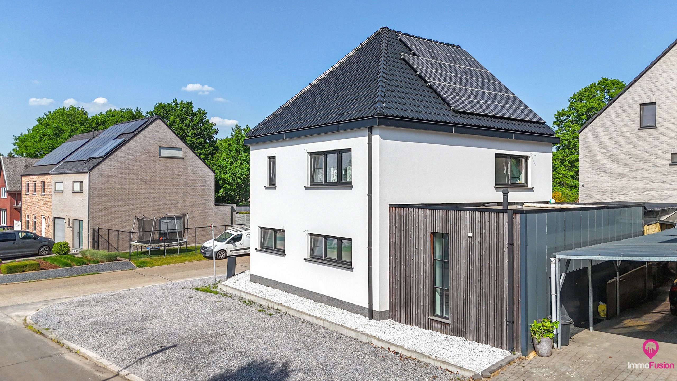 Instapklare woning met 5 slpks, rustig gelegen te Beringen! foto 2