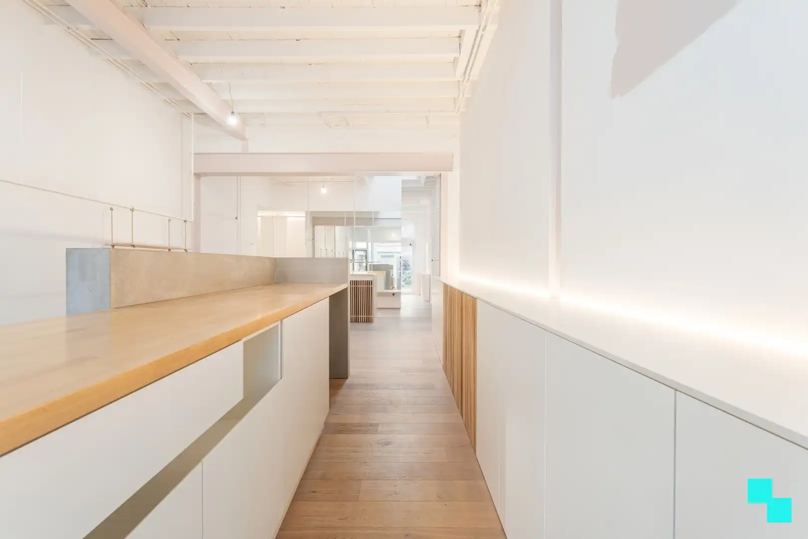 Karaktervol handelspand met woonst - centrum Roeselare foto 6